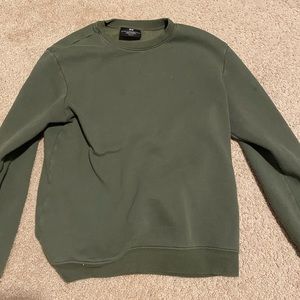 H and M green crewneck sweatshirt